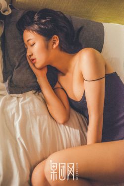 女性全身裸露无遮挡